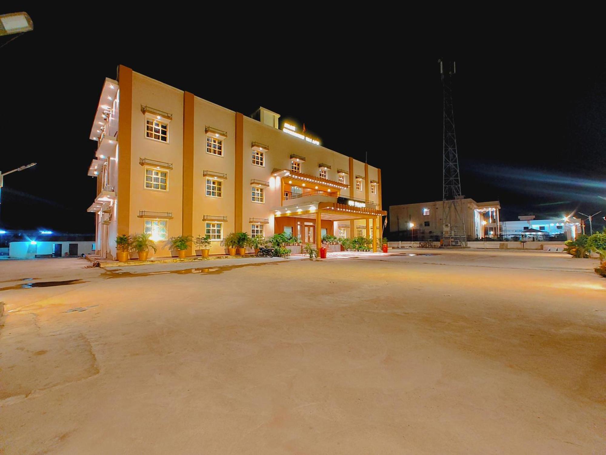 Avadh Sunshine Palace Hotel And Resort Ayodhya Exterior photo
