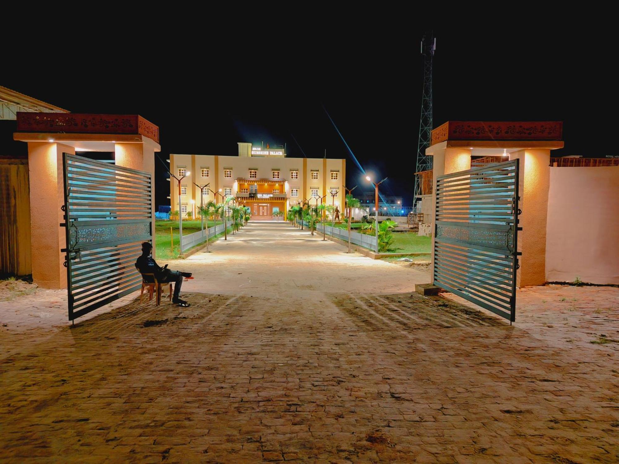 Avadh Sunshine Palace Hotel And Resort Ayodhya Exterior photo