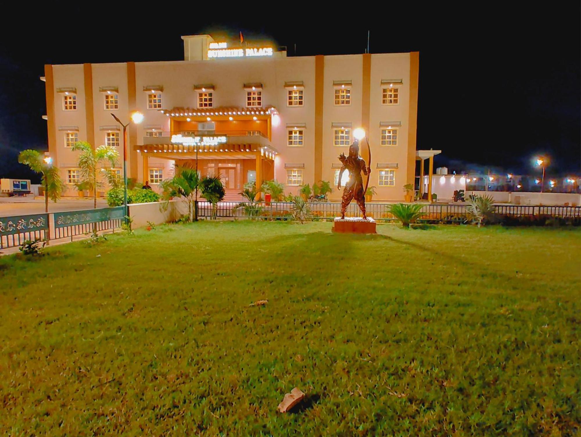 Avadh Sunshine Palace Hotel And Resort Ayodhya Exterior photo
