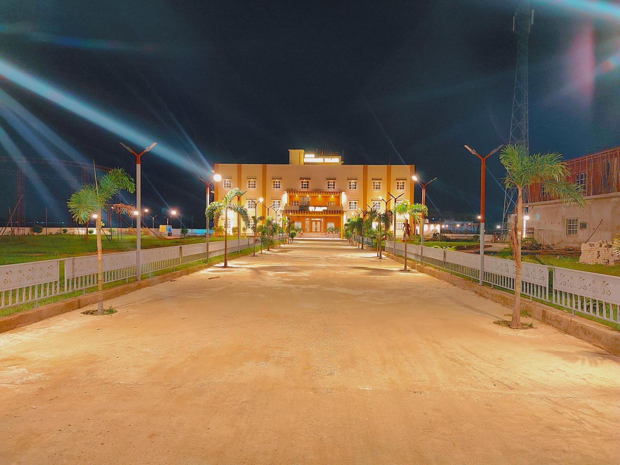 Avadh Sunshine Palace Hotel And Resort Ayodhya Exterior photo