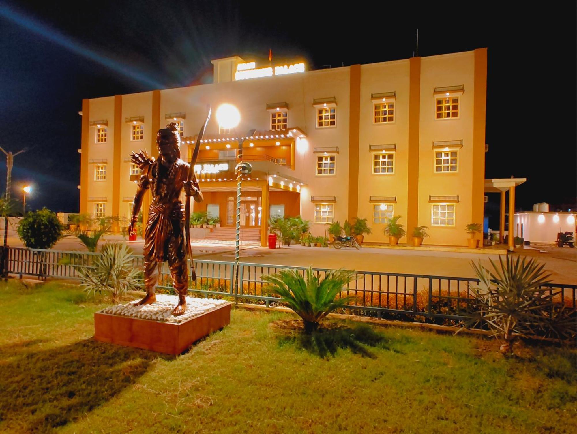 Avadh Sunshine Palace Hotel And Resort Ayodhya Exterior photo
