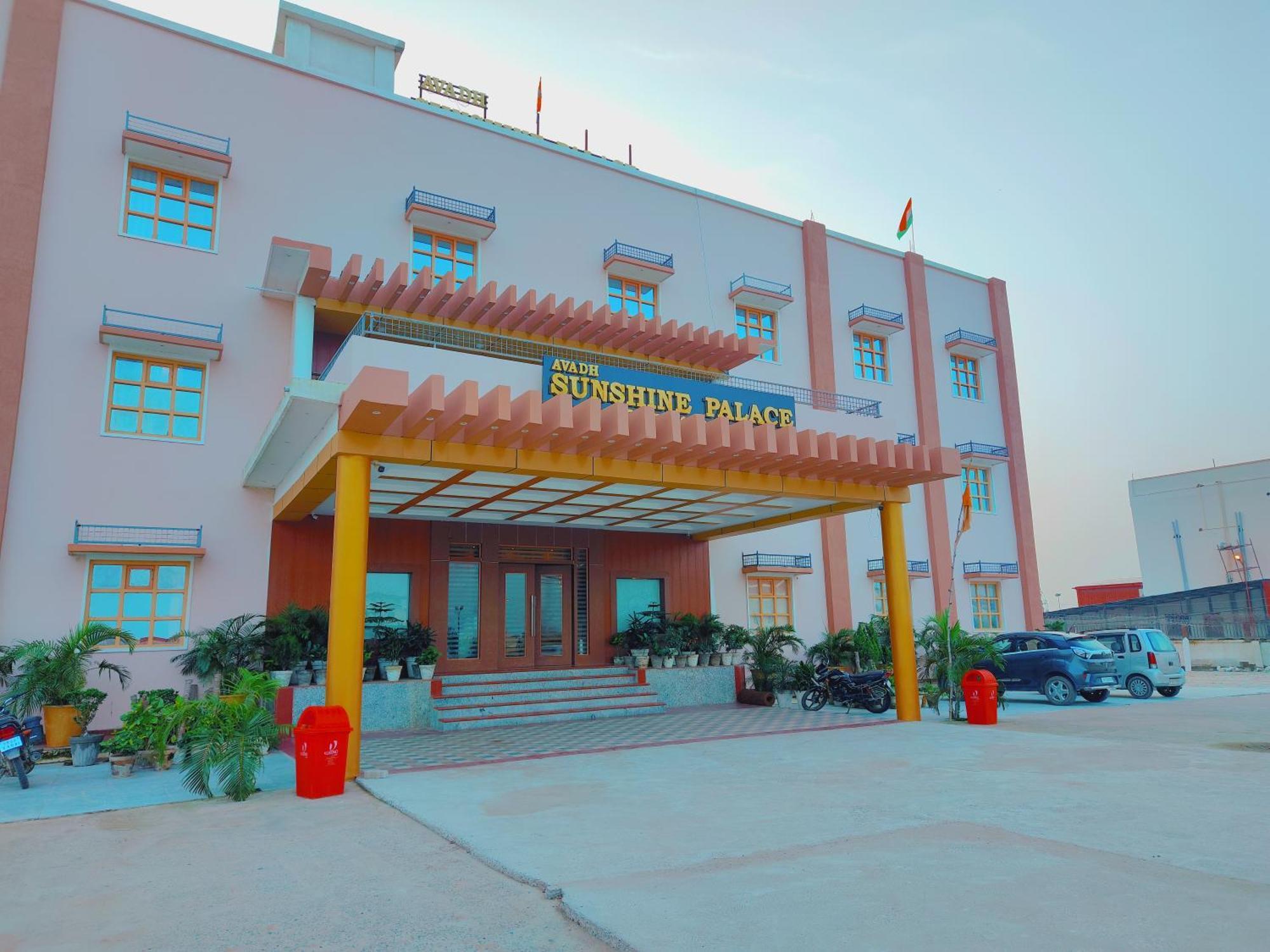 Avadh Sunshine Palace Hotel And Resort Ayodhya Exterior photo
