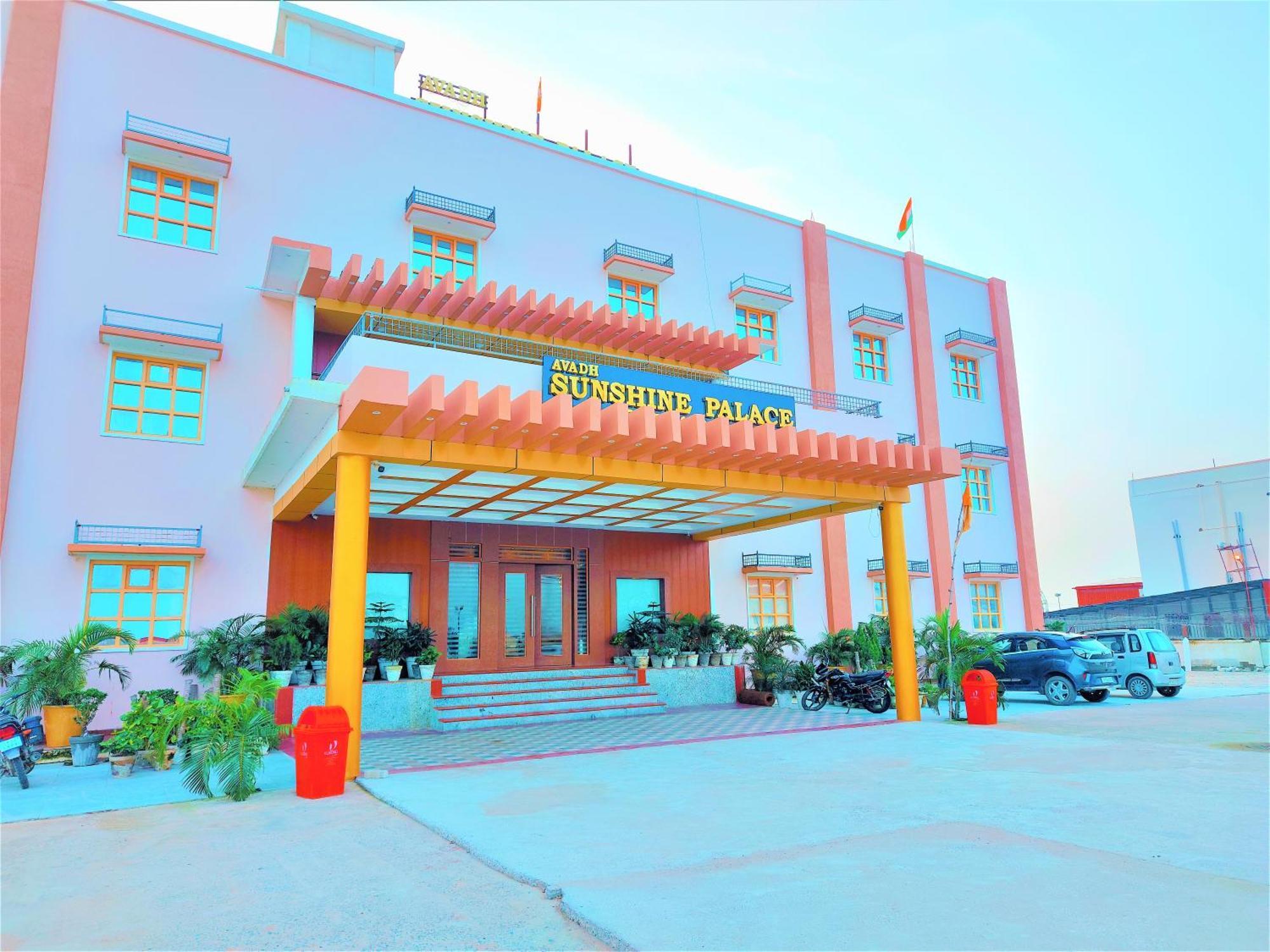 Avadh Sunshine Palace Hotel And Resort Ayodhya Exterior photo