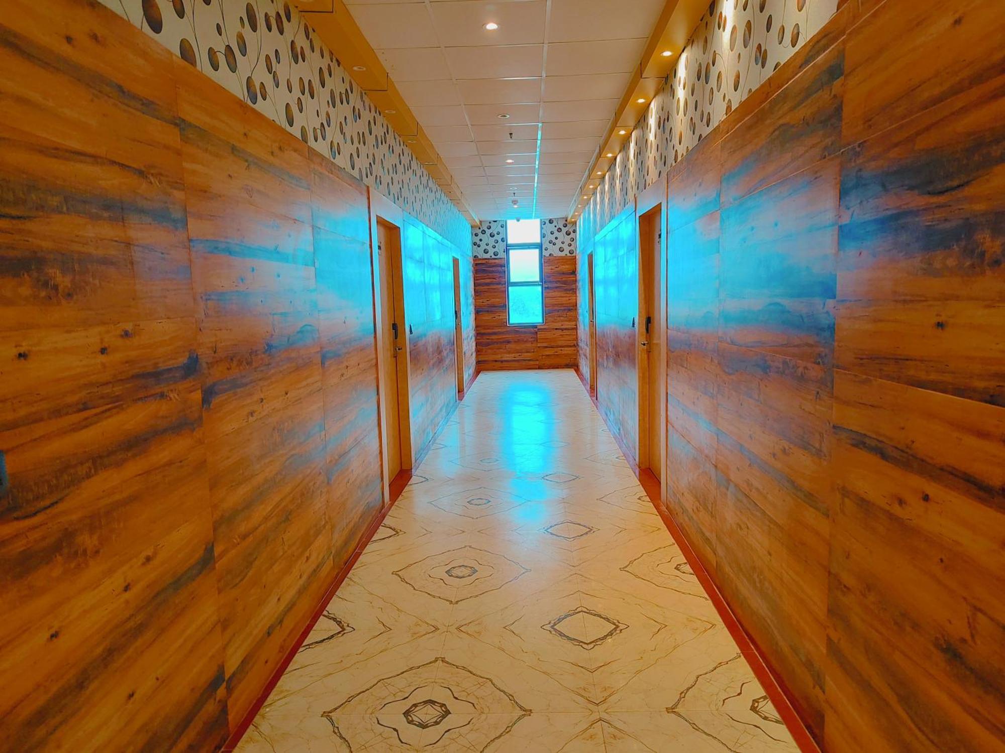 Avadh Sunshine Palace Hotel And Resort Ayodhya Exterior photo